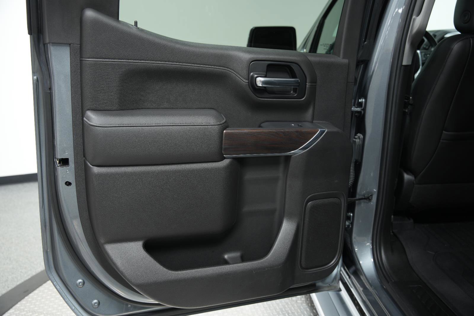 Used 2020 GMC Sierra 1500 SLT w/ SLT Premium Plus Package image 19