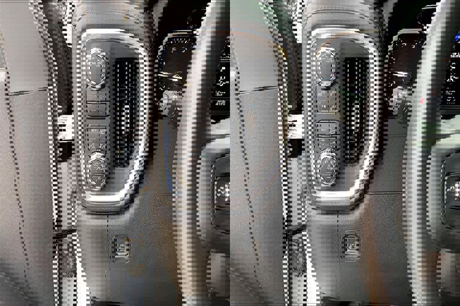 Used 2022 GMC Sierra 3500 Denali image 31