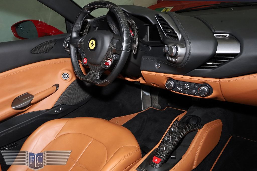 Used 2018 Ferrari 488 GTB RWD image 21