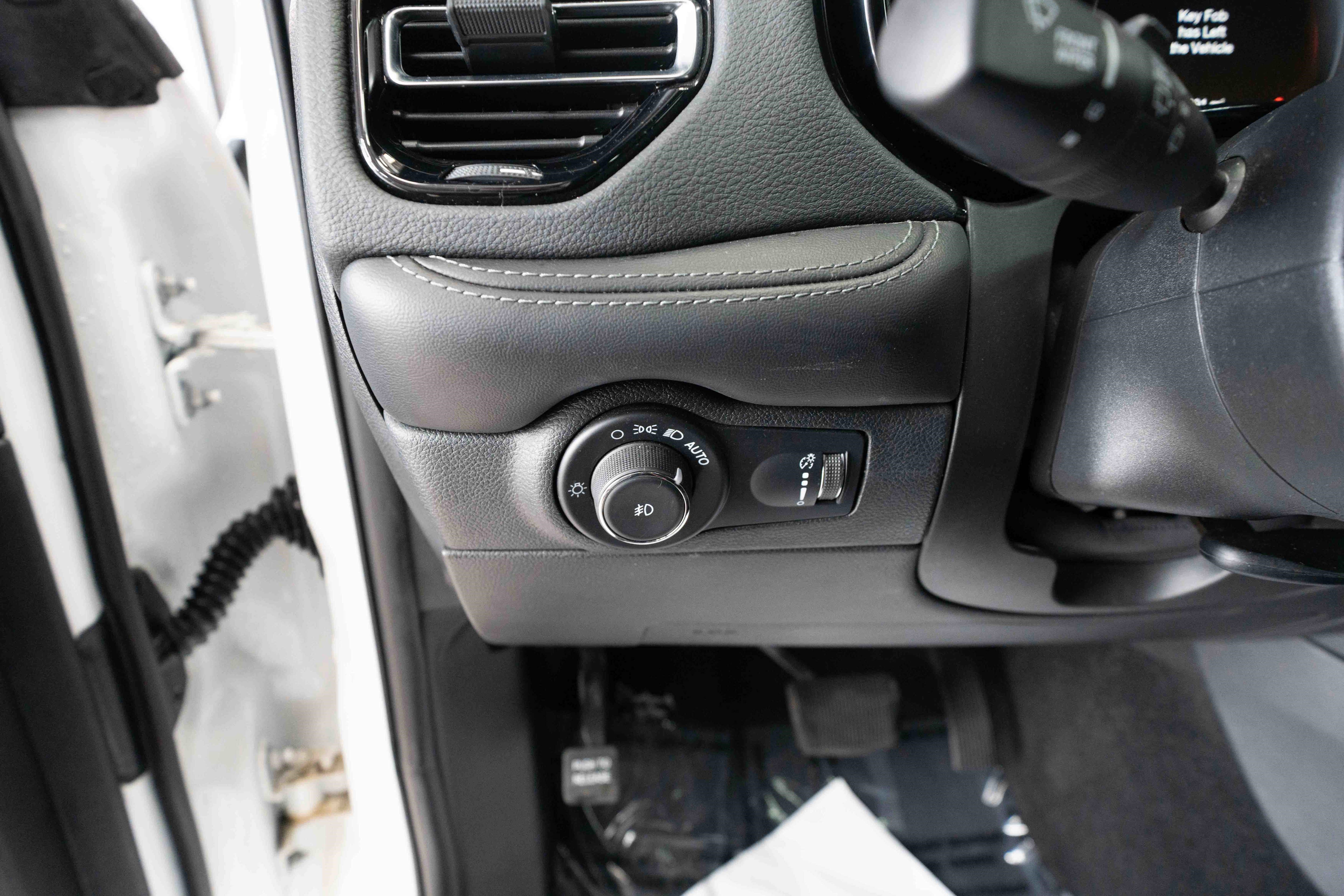 Used 2022 Dodge Durango SXT w/ Blacktop Package image 11