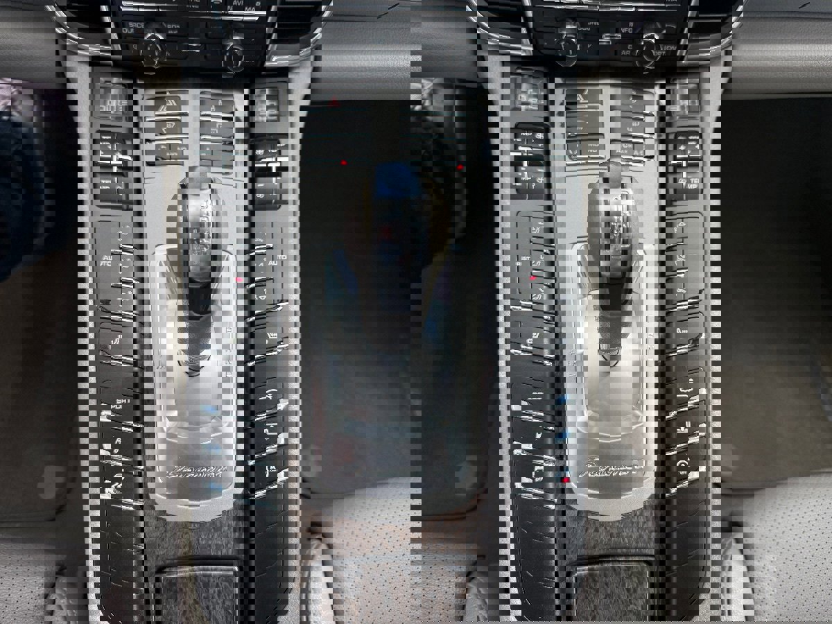 Used 2012 Porsche Panamera 4 image 24