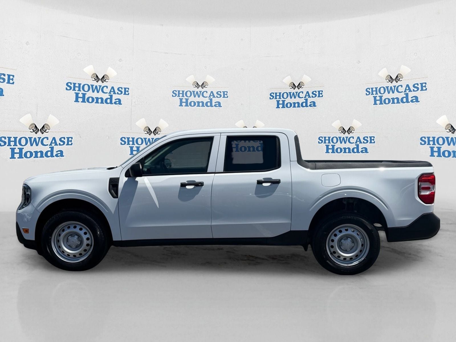 Used 2025 Ford Maverick XL FWD image 4
