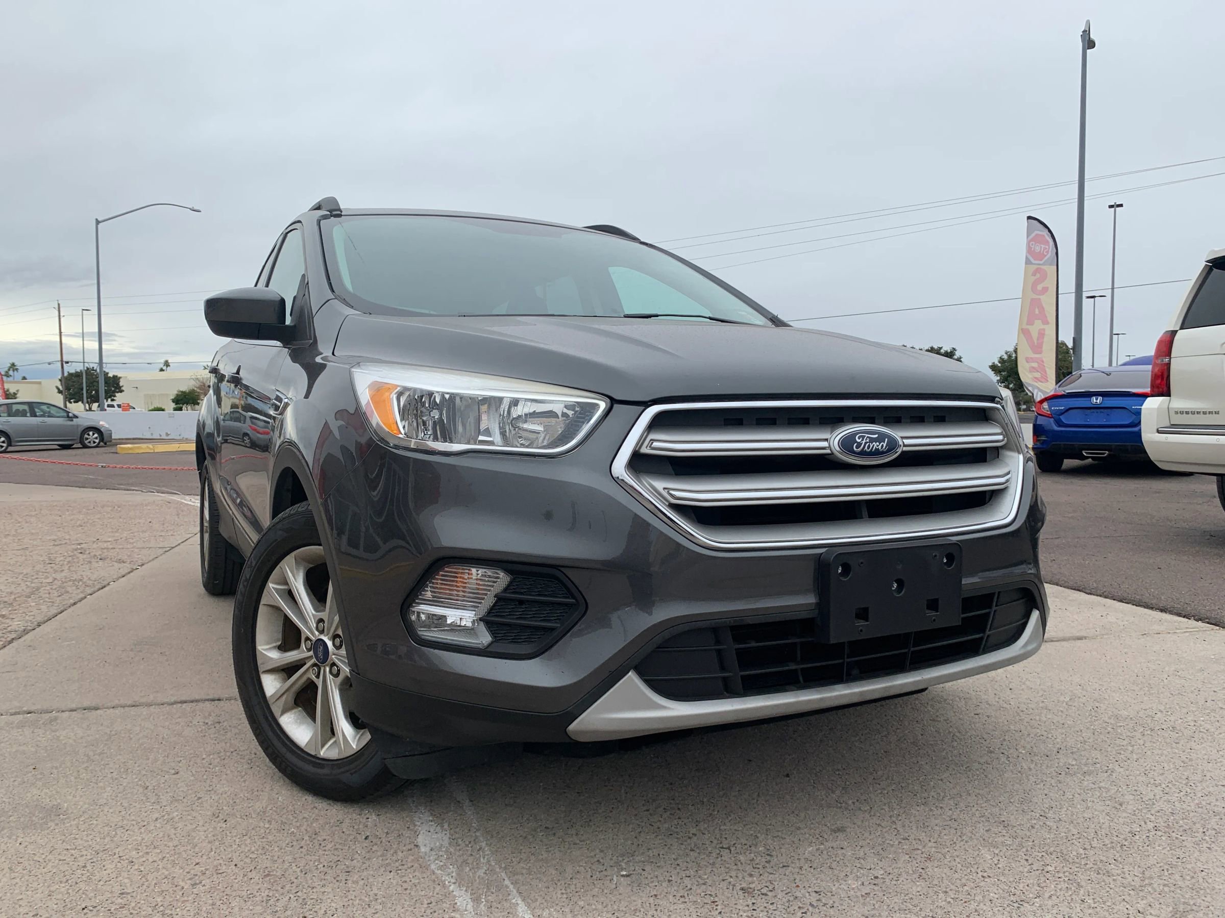 Used 2018 Ford Escape SE w/ SE Sync 3 Package image 3