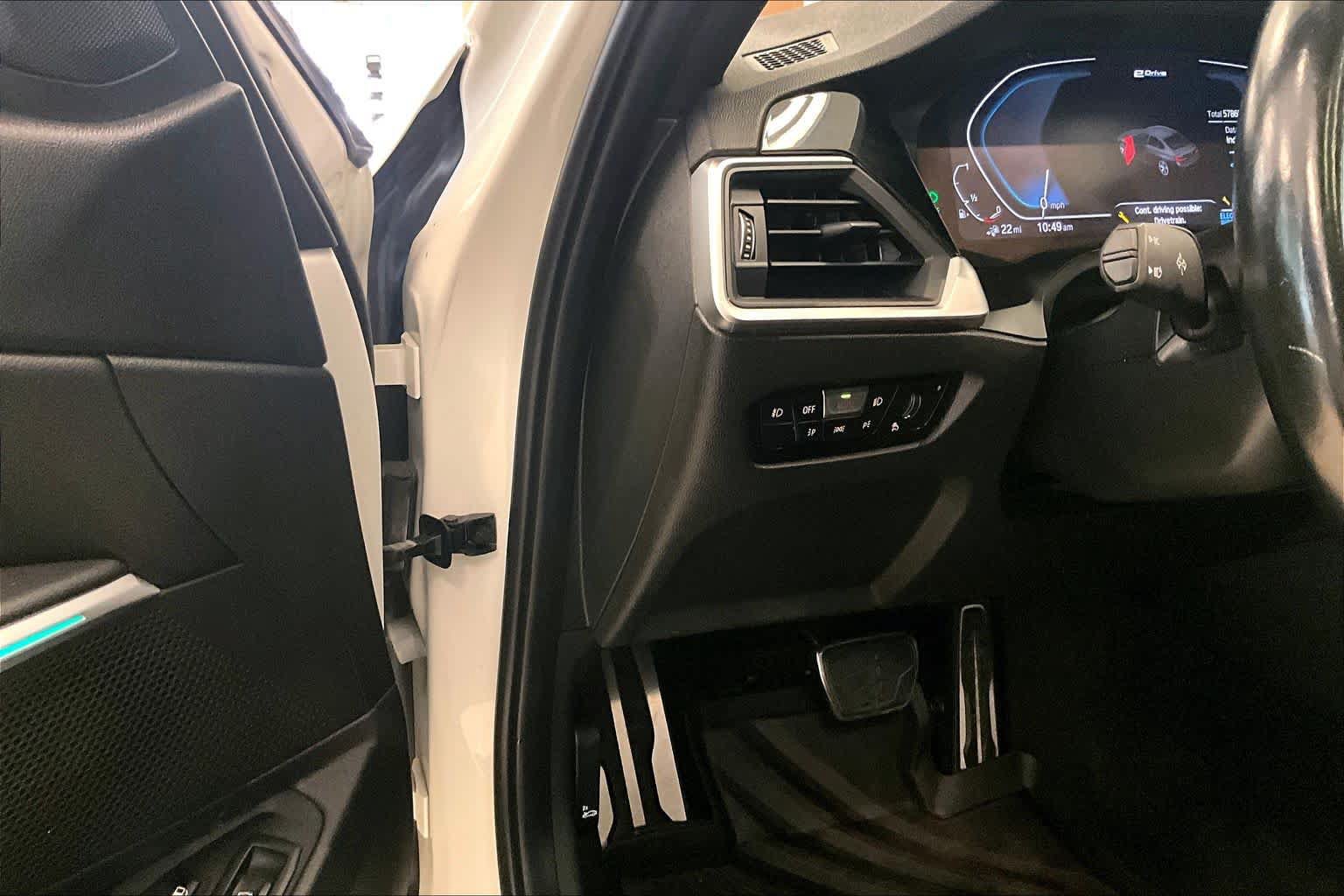 Used 2022 BMW 330e w/ M Sport Package RWD image 30