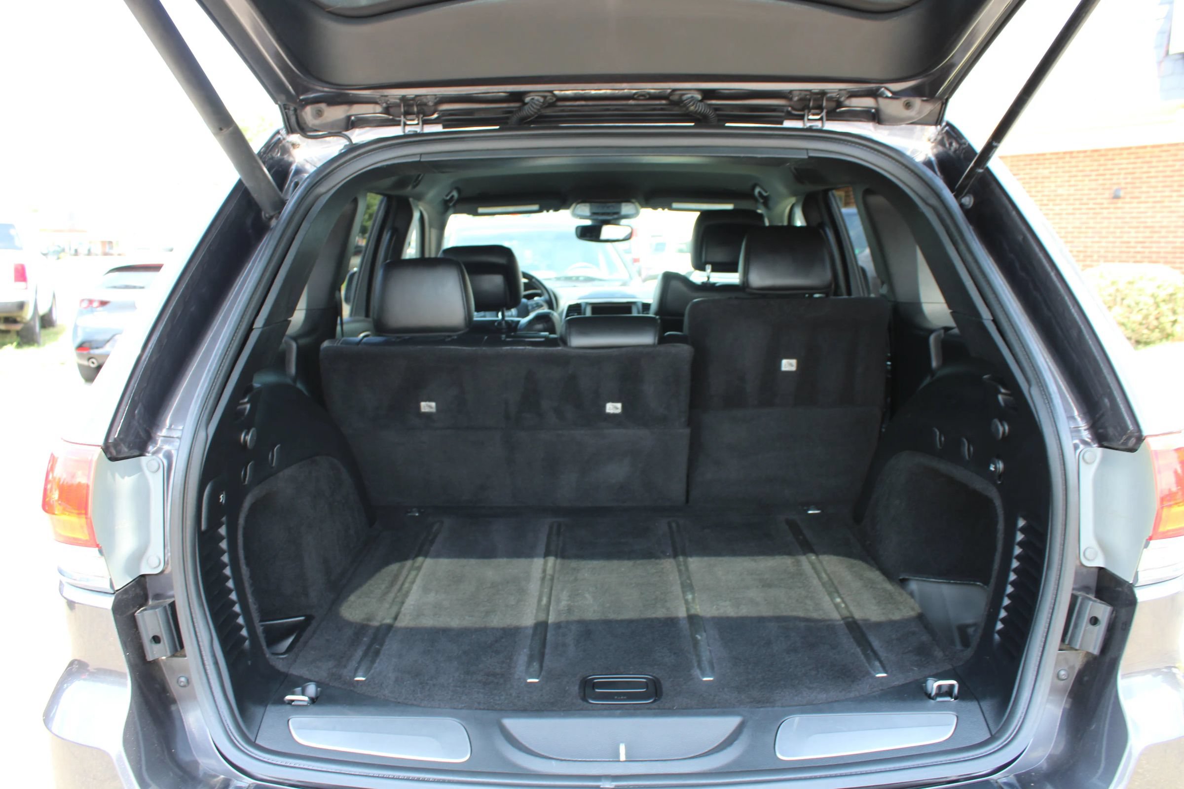 Used 2017 Jeep Grand Cherokee Limited AWD/4WD image 18