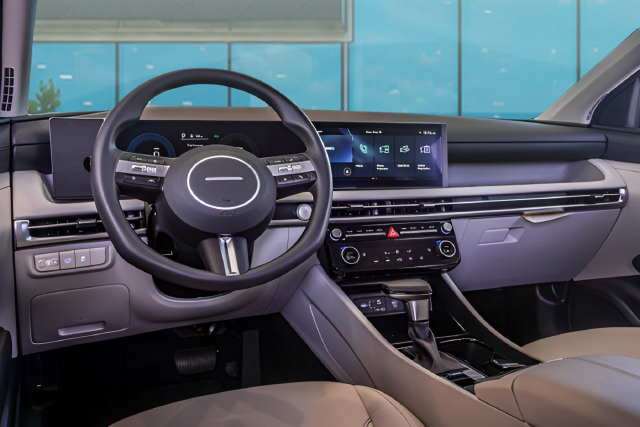 New 2026 Hyundai Tucson SEL Plus FWD image 11