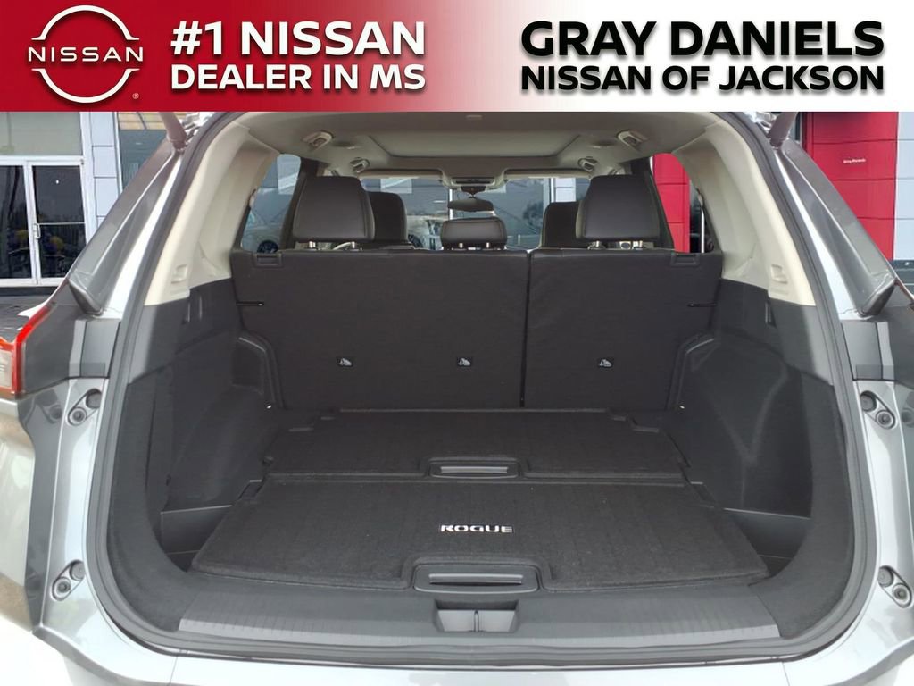 New 2026 Nissan Rogue Platinum image 8