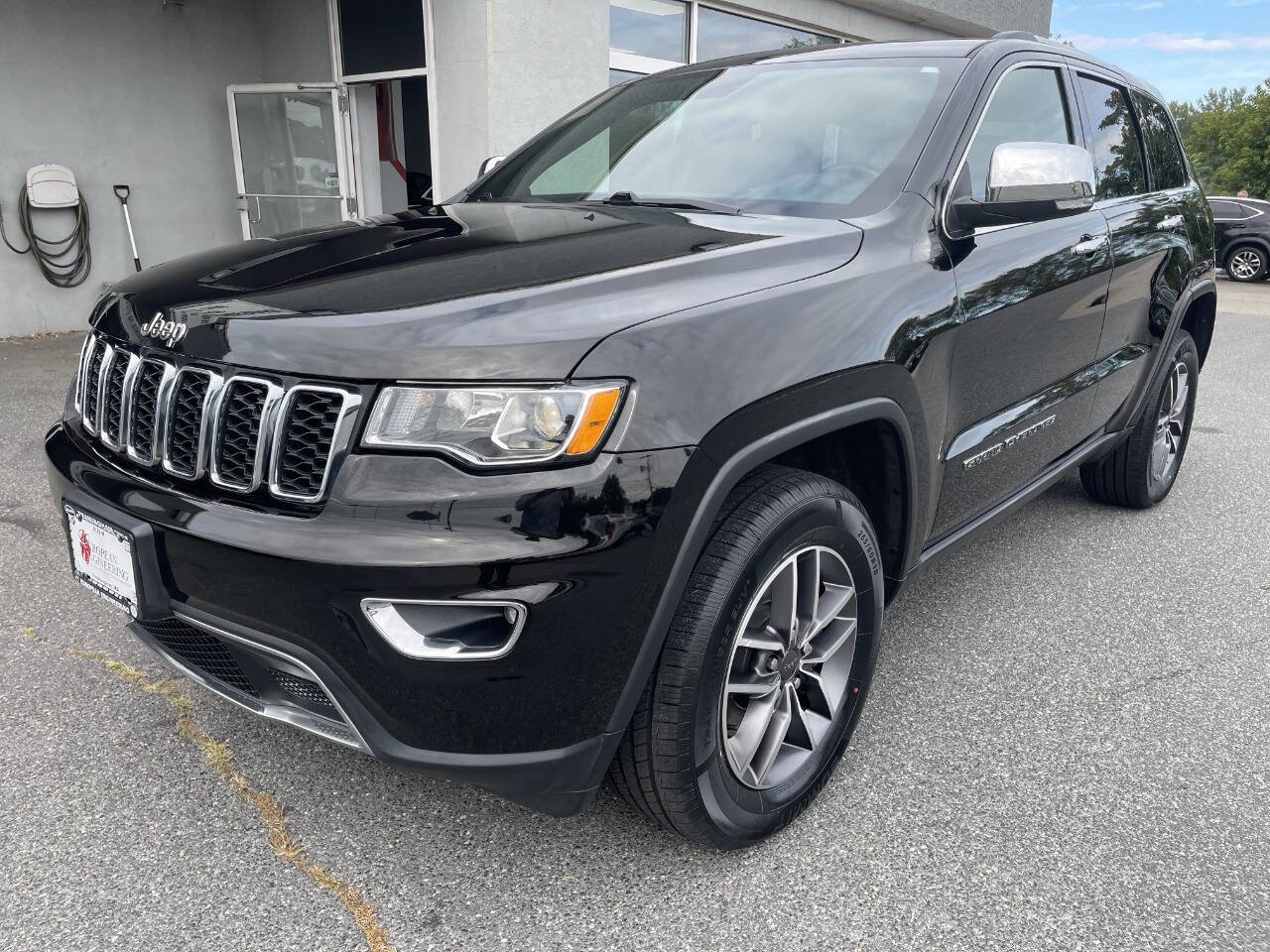Used 2021 Jeep Grand Cherokee Limited image 3
