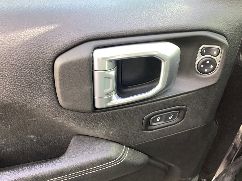 Used 2021 Jeep Wrangler Unlimited Sahara w/ Cold Weather Group image 12