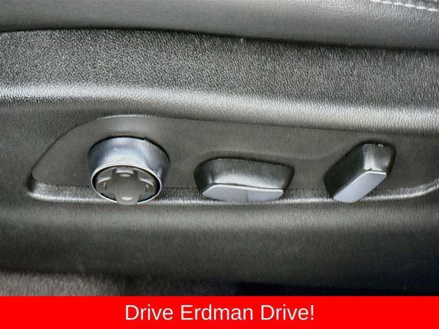 Used 2025 Cadillac XT4 Premium Luxury AWD/4WD image 12