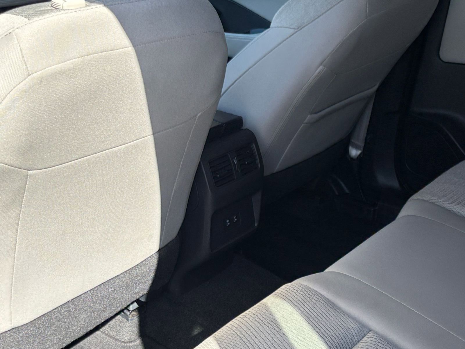 Used 2025 Nissan Rogue SV AWD/4WD image 24