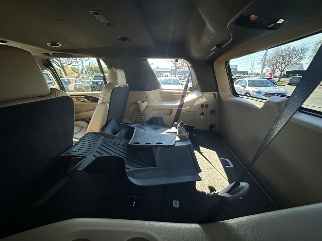 Used 2019 Cadillac Escalade Platinum image 10
