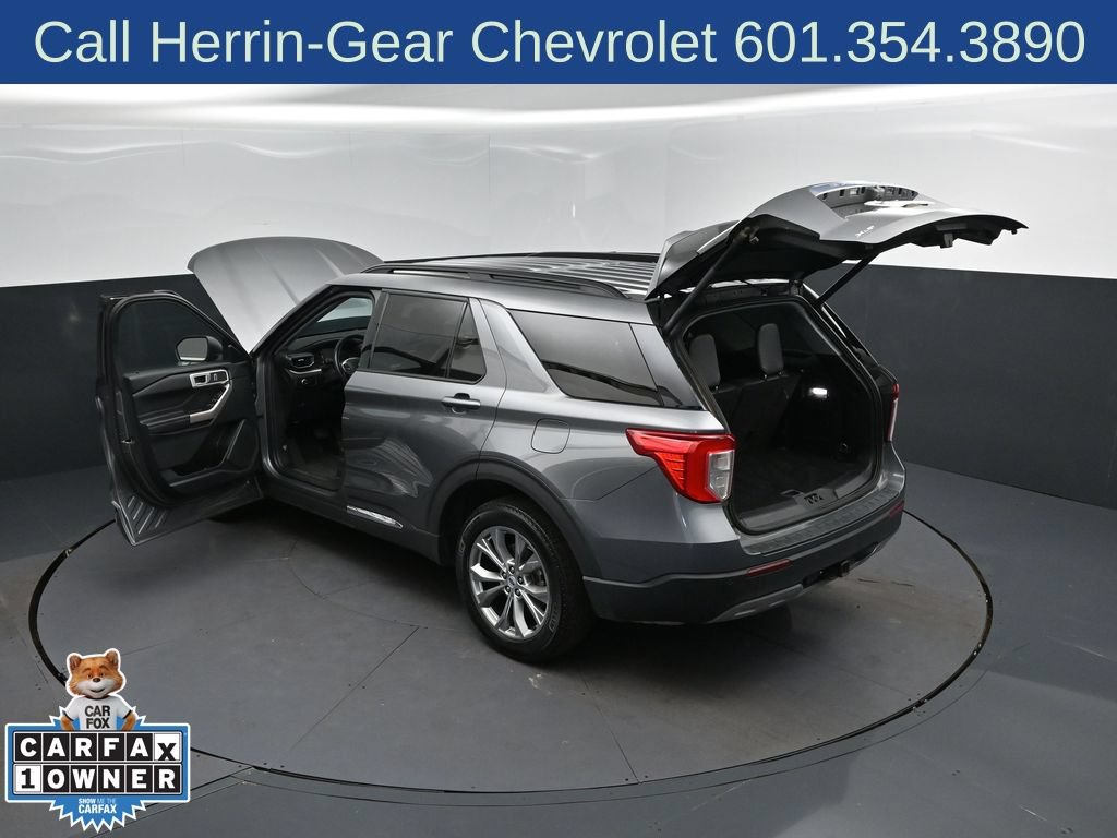 Used 2023 Ford Explorer XLT w/ Equipment Group 202A AWD/4WD image 2