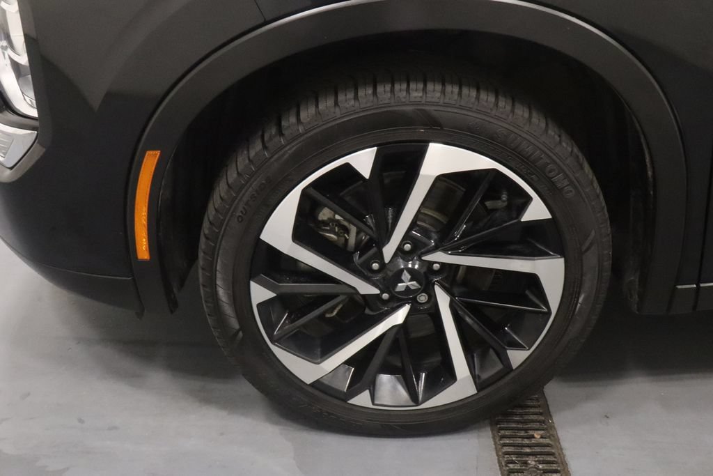 Used 2024 Mitsubishi Outlander SE Black Edition AWD/4WD image 24