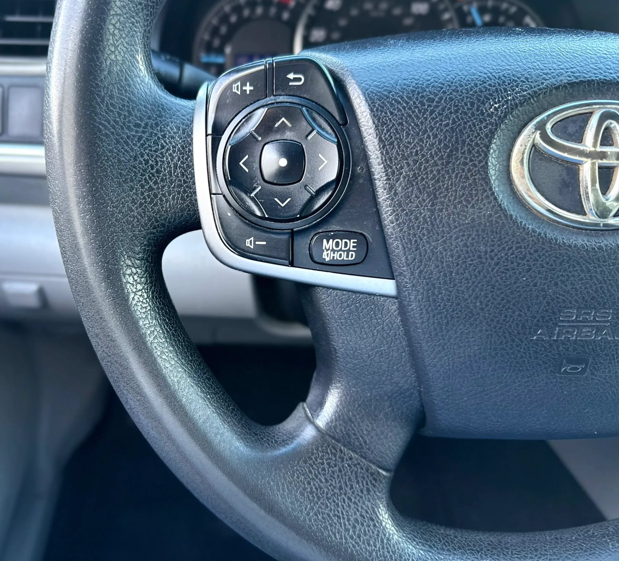 Used 2014 Toyota Camry LE FWD image 14
