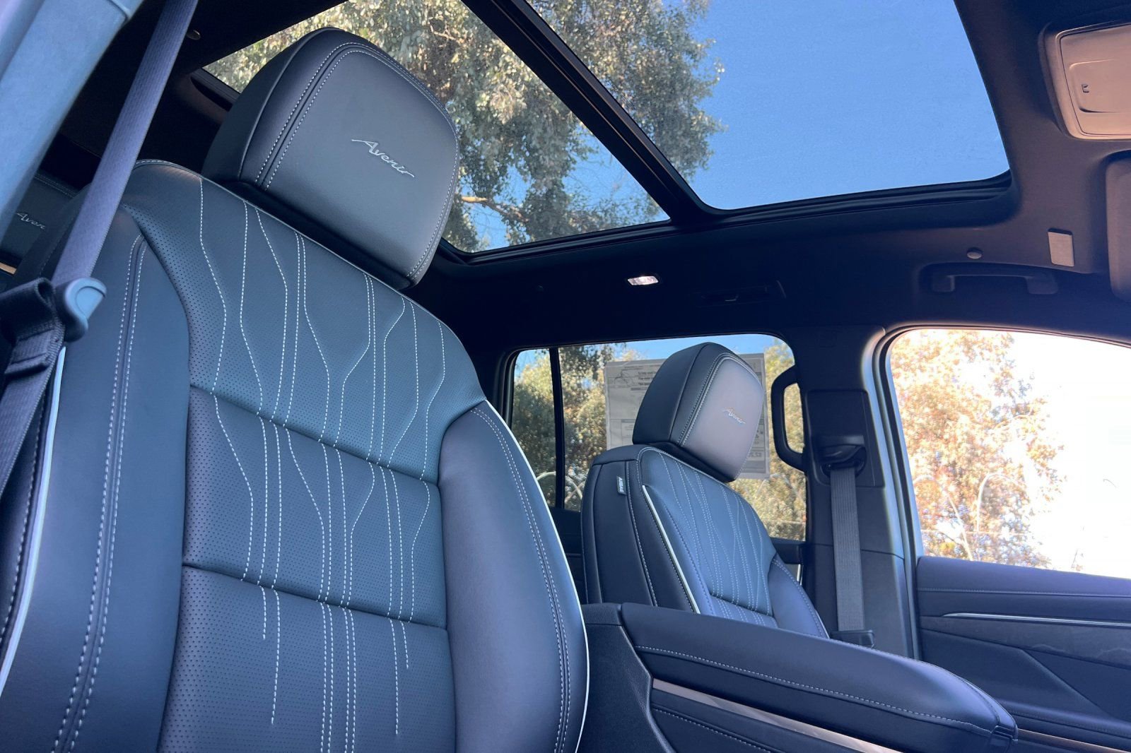 New 2026 Buick Enclave Avenir w/ Super Cruise Package FWD image 17
