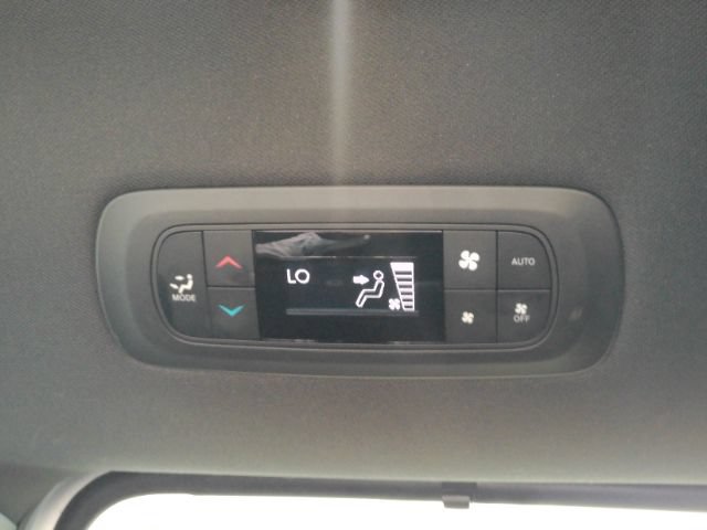 Used 2025 Chrysler Pacifica Select FWD image 33
