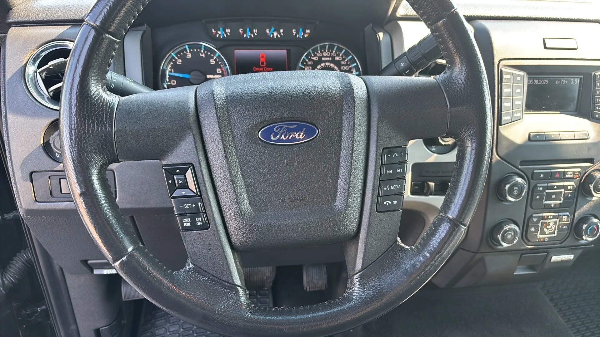 Used 2013 Ford F150 XLT w/ Luxury Equipment Group image 31