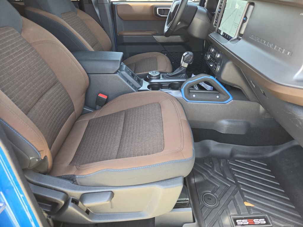 Used 2023 Ford Bronco Outer Banks AWD/4WD image 13