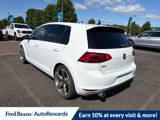 Used 2017 Volkswagen Golf 4-Door FWD image 3