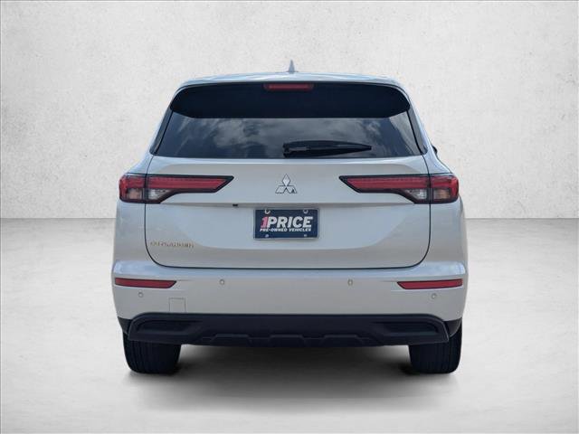 Used 2022 Mitsubishi Outlander ES FWD image 6