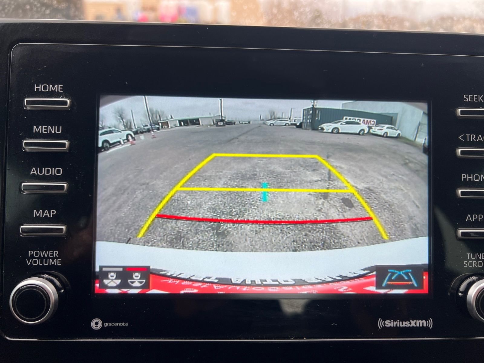 Used 2021 Toyota Camry SE w/ Cold Weather Package image 23