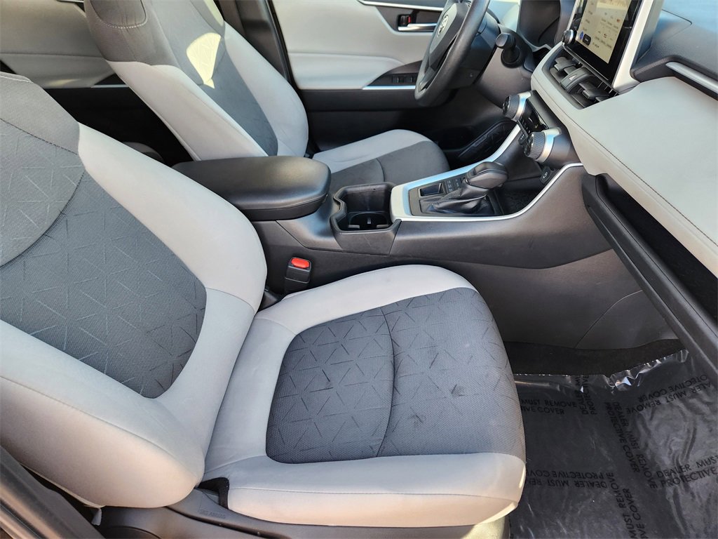 Used 2023 Toyota RAV4 XLE image 16