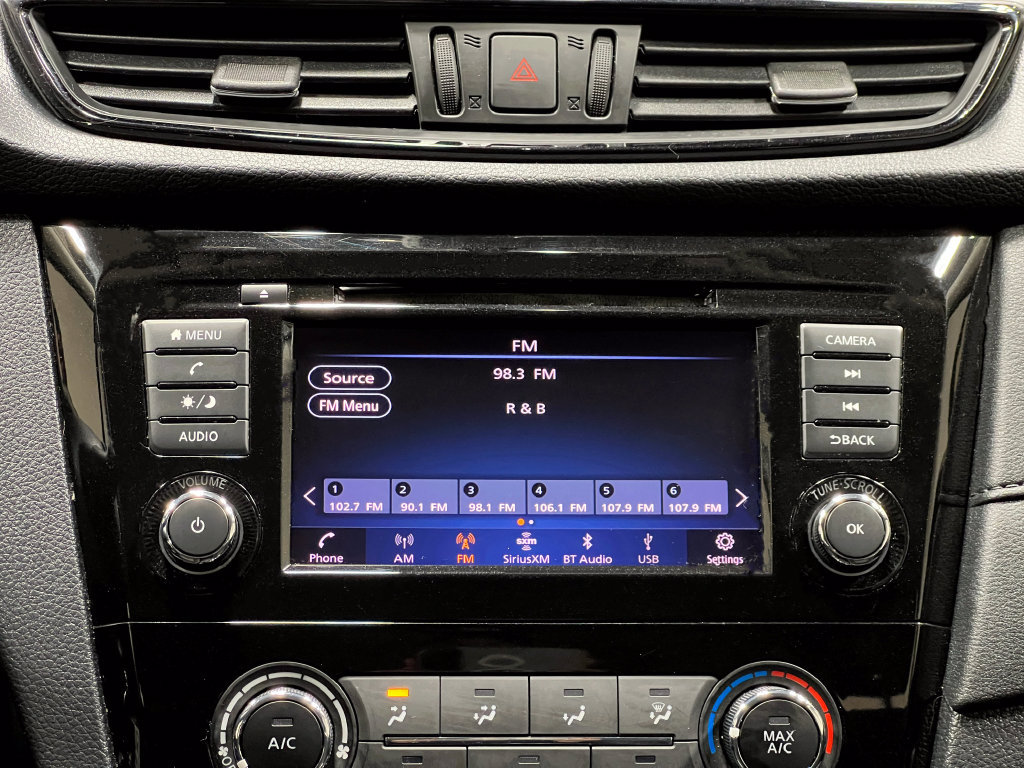 Used 2018 Nissan Rogue S AWD/4WD image 22
