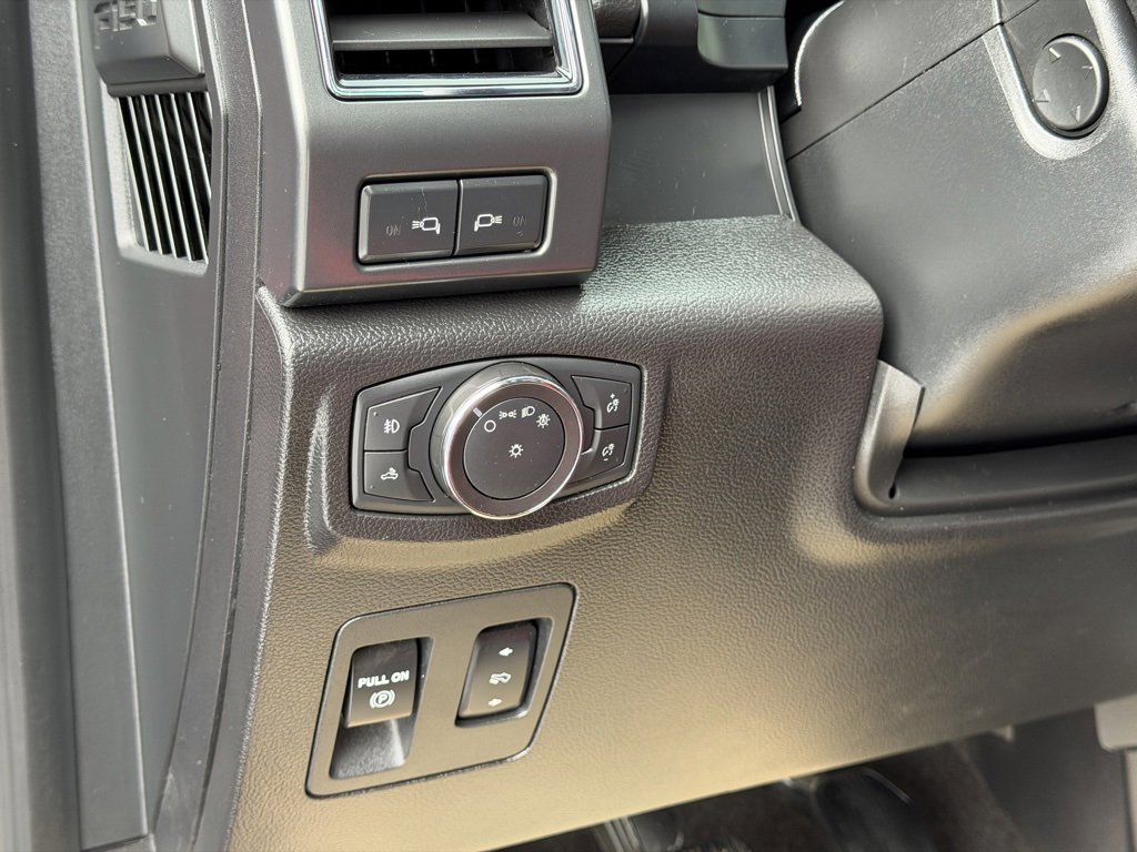 Used 2018 Ford F150 Lariat w/ Equipment Group 502A Luxury image 24