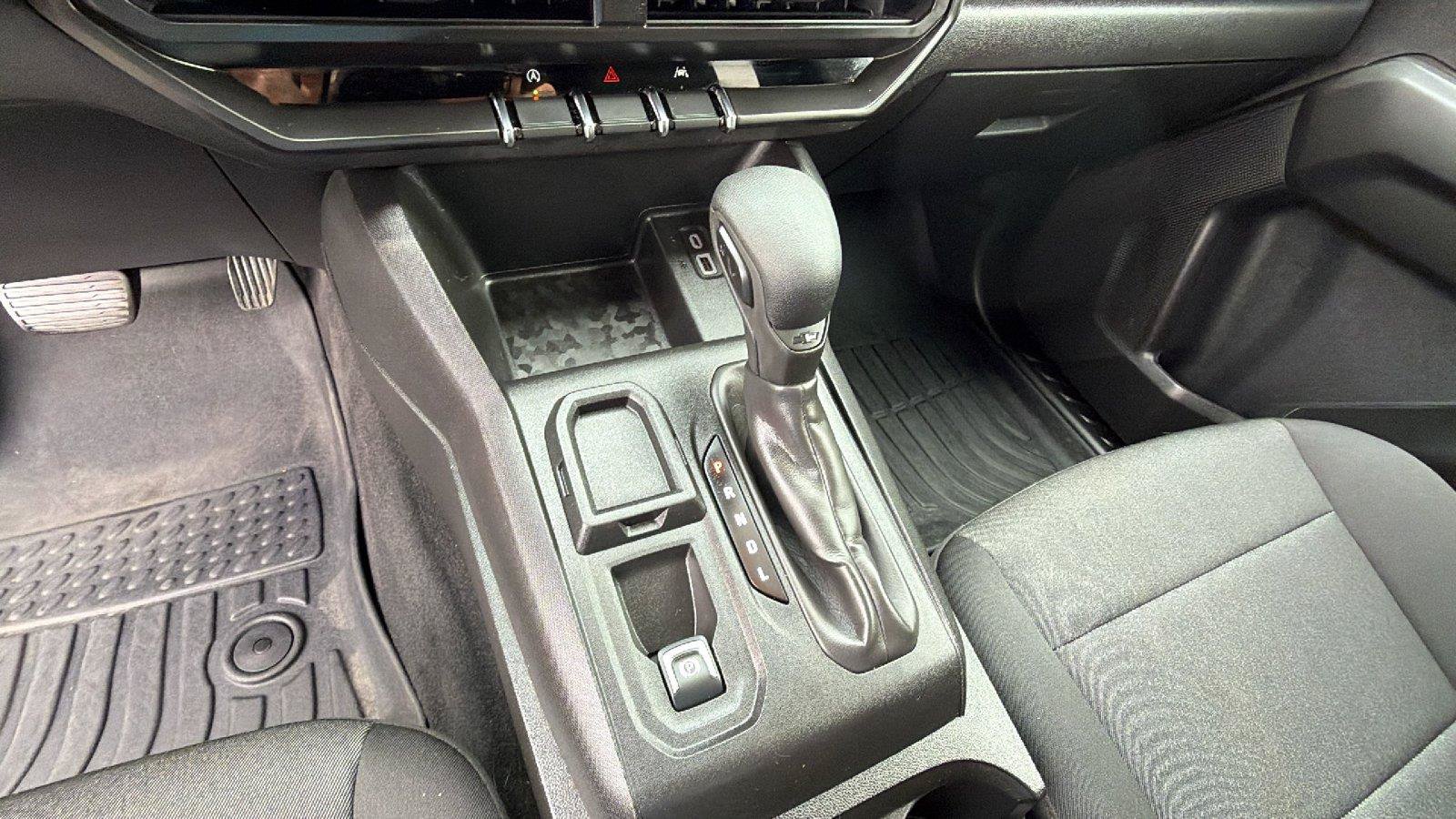 Used 2024 Chevrolet Colorado W/T RWD image 29