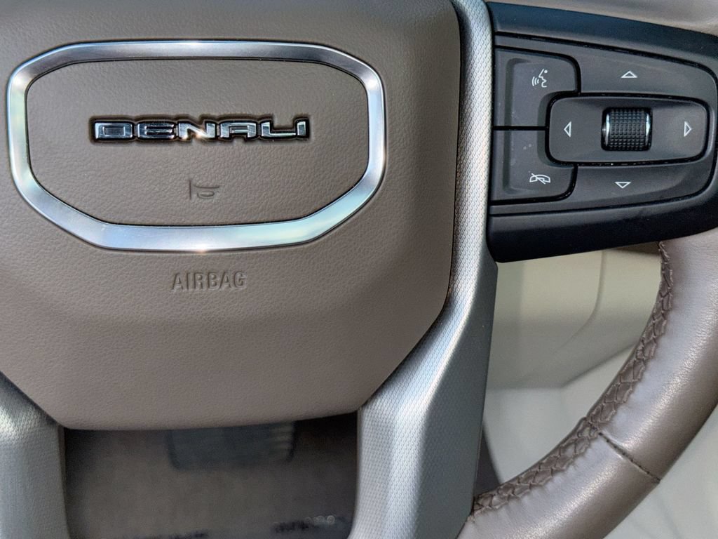 Used 2023 GMC Yukon Denali RWD image 18