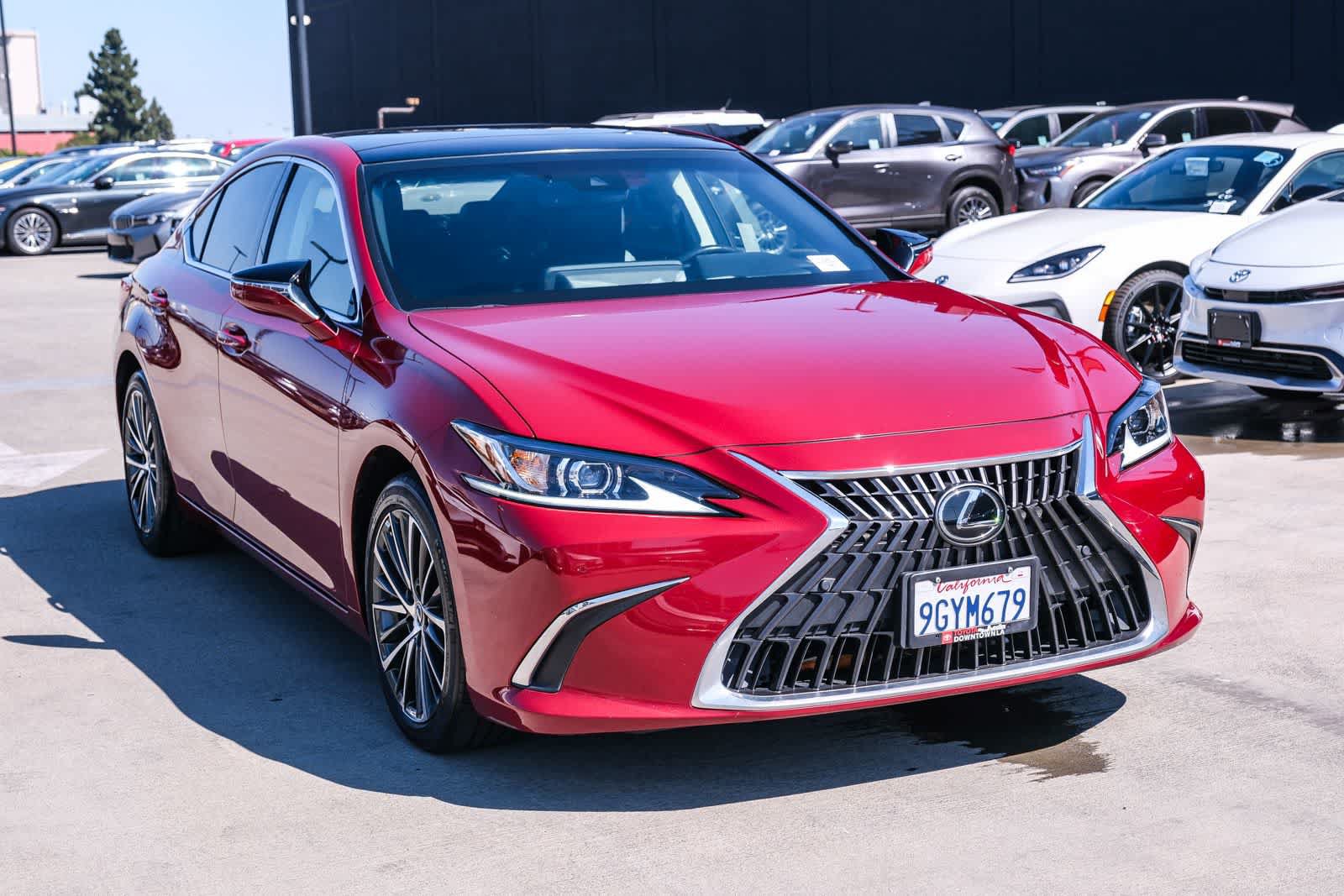 Used 2023 Lexus ES 350 w/ Premium Package FWD image 3