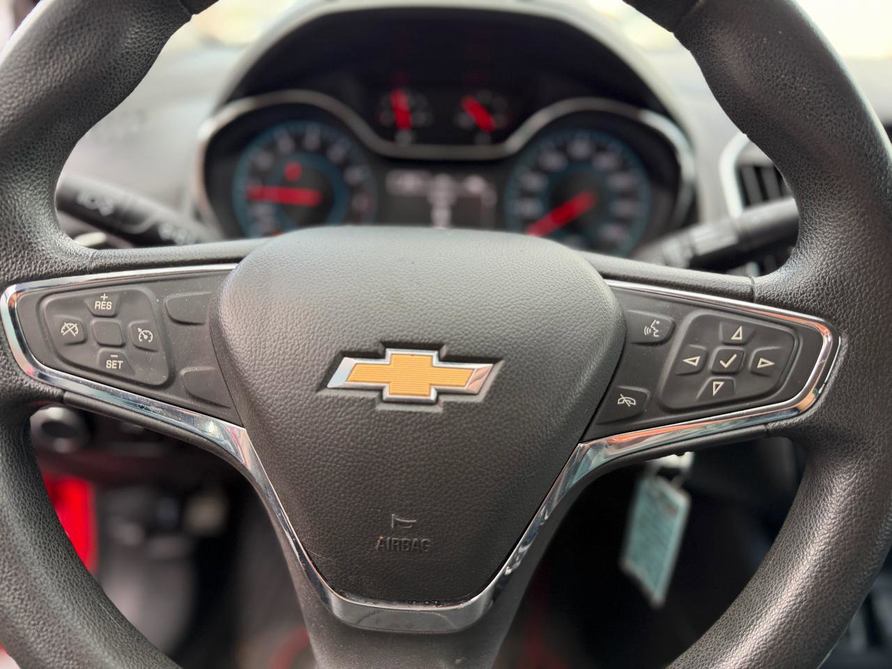 Used 2018 Chevrolet Cruze LT image 19