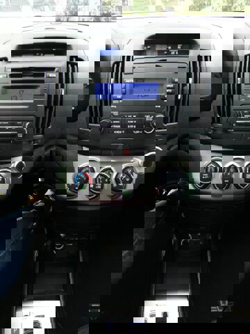 Used 2010 Hyundai Elantra SE image 32