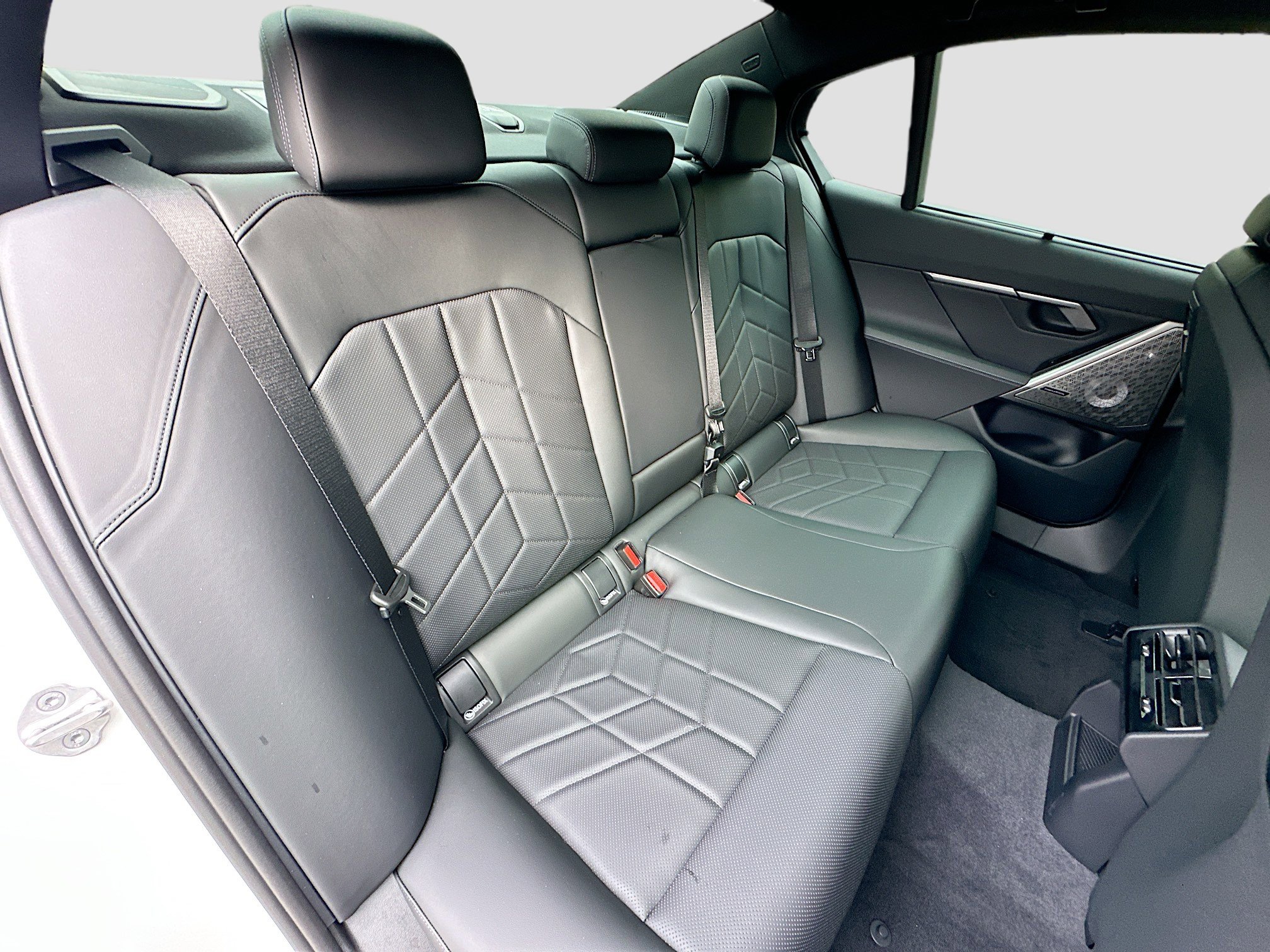 Used 2026 BMW 530i xDrive w/ Executive Package image 31