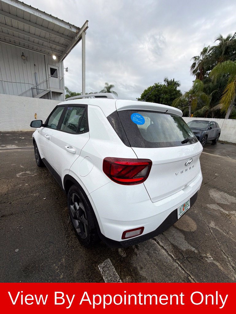 Used 2026 Hyundai Venue SEL FWD image 9