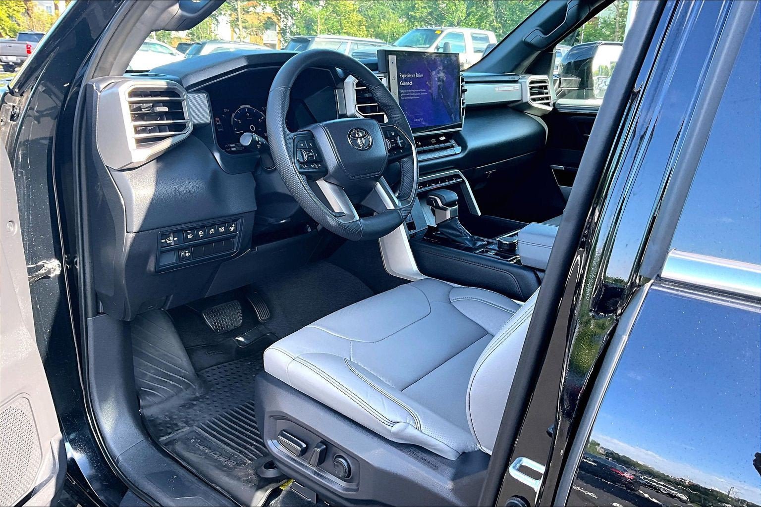Used 2026 Toyota Tundra Limited AWD/4WD image 13