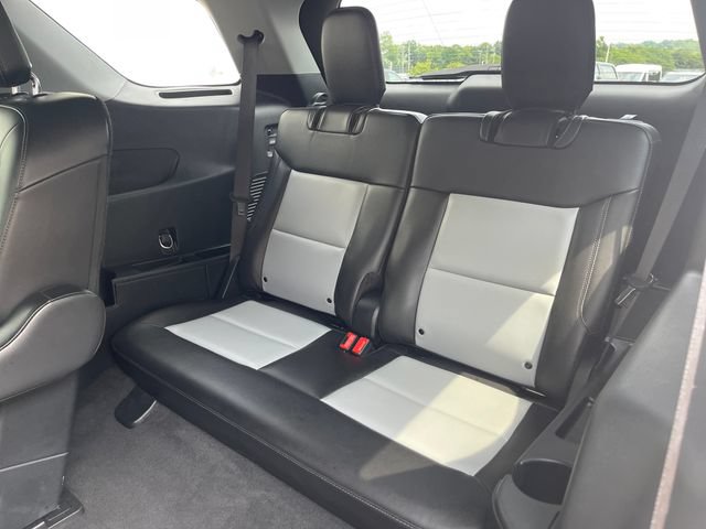 Used 2023 Ford Explorer XLT w/ Equipment Group 202A AWD/4WD image 29