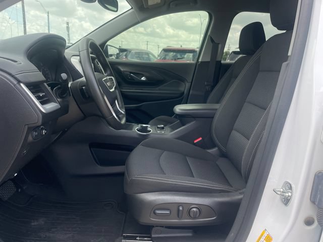Used 2024 GMC Terrain SLE w/ Driver Convenience Package FWD image 9