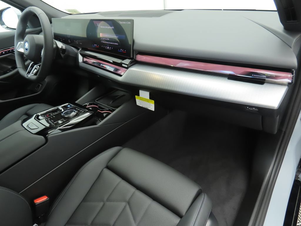 New 2026 BMW i5 eDrive40 w/ M Sport Package image 17