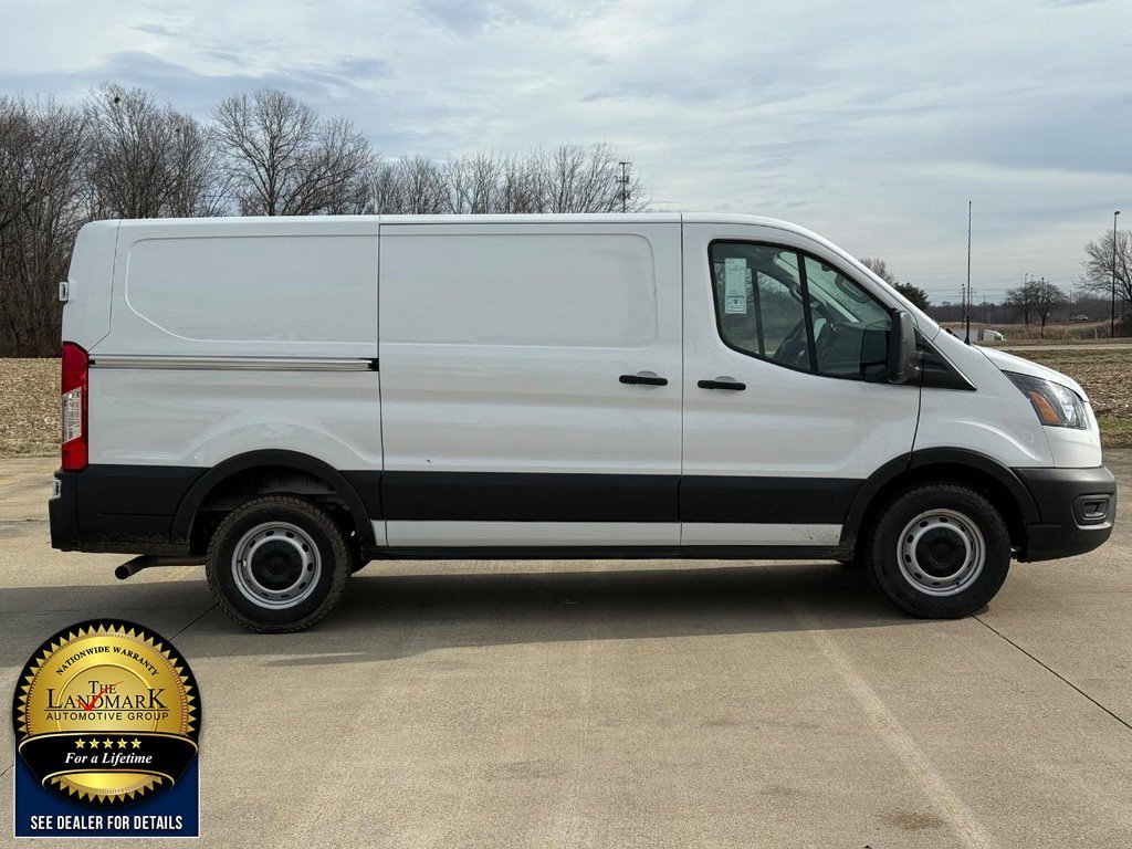Used 2024 Ford Transit 150 Low Roof RWD image 4