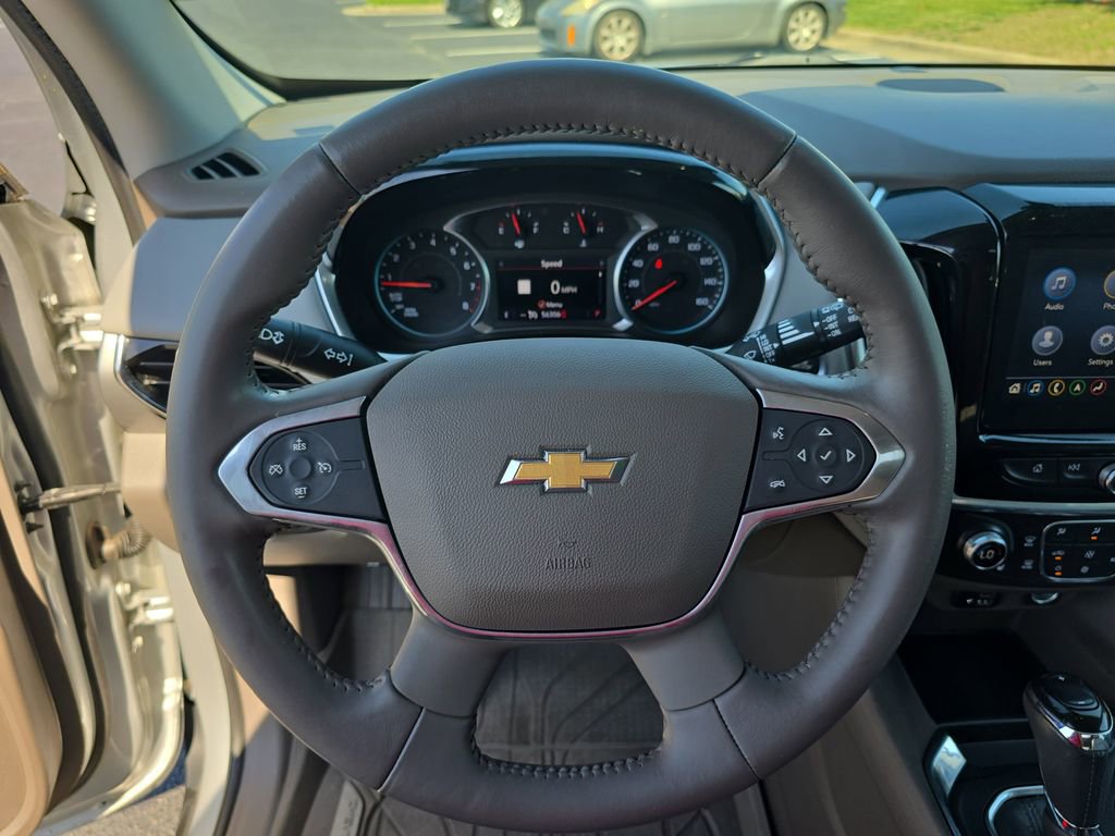 Used 2020 Chevrolet Traverse LT w/ LT Premium Package image 18