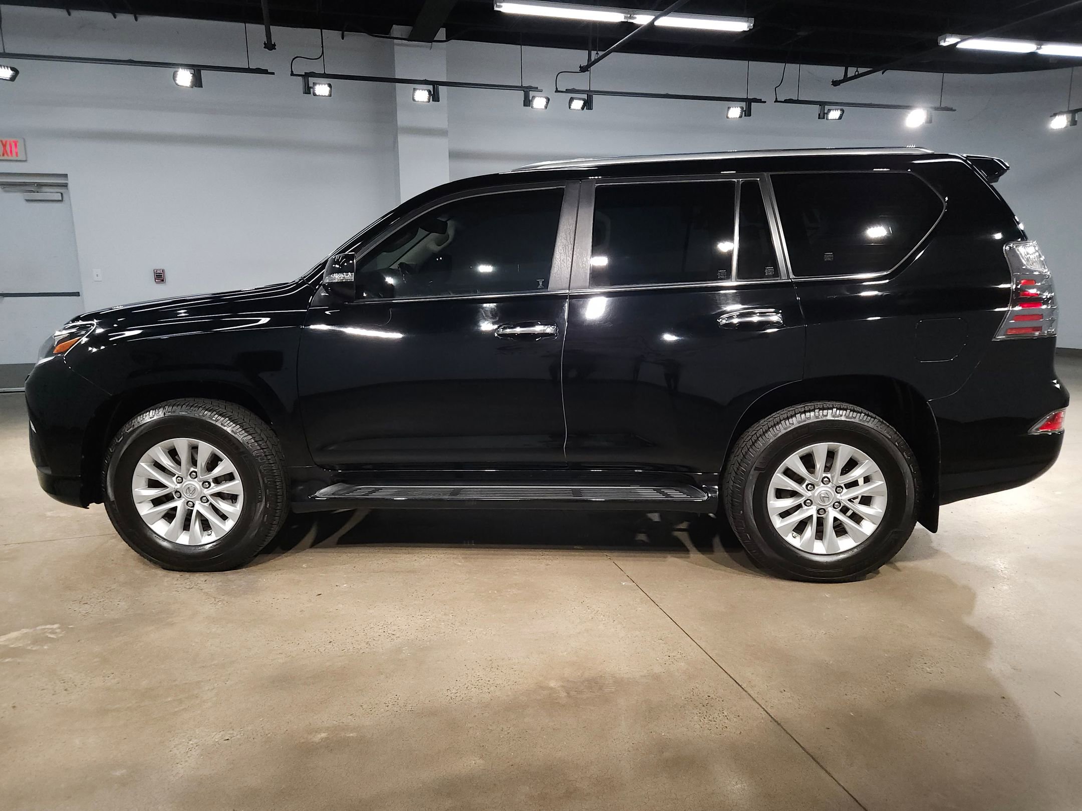 Used 2021 Lexus GX 460 Premium image 4