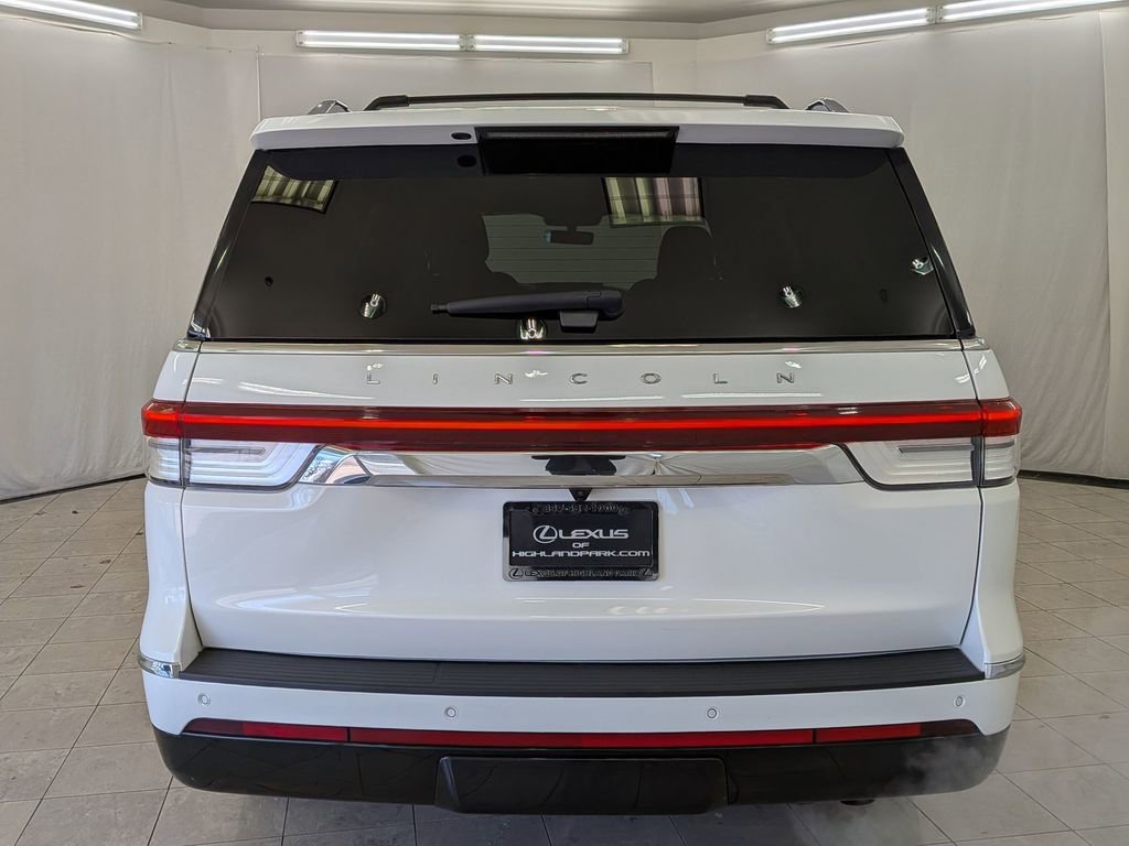Used 2023 Lincoln Navigator Reserve image 6