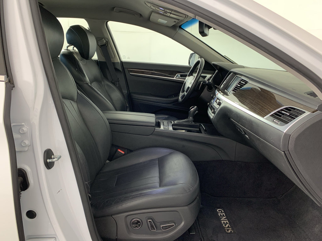 Used 2017 Genesis G80 3.8 AWD/4WD image 39
