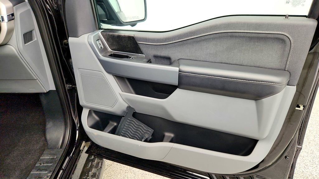 Used 2023 Ford F150 Lightning XLT image 25