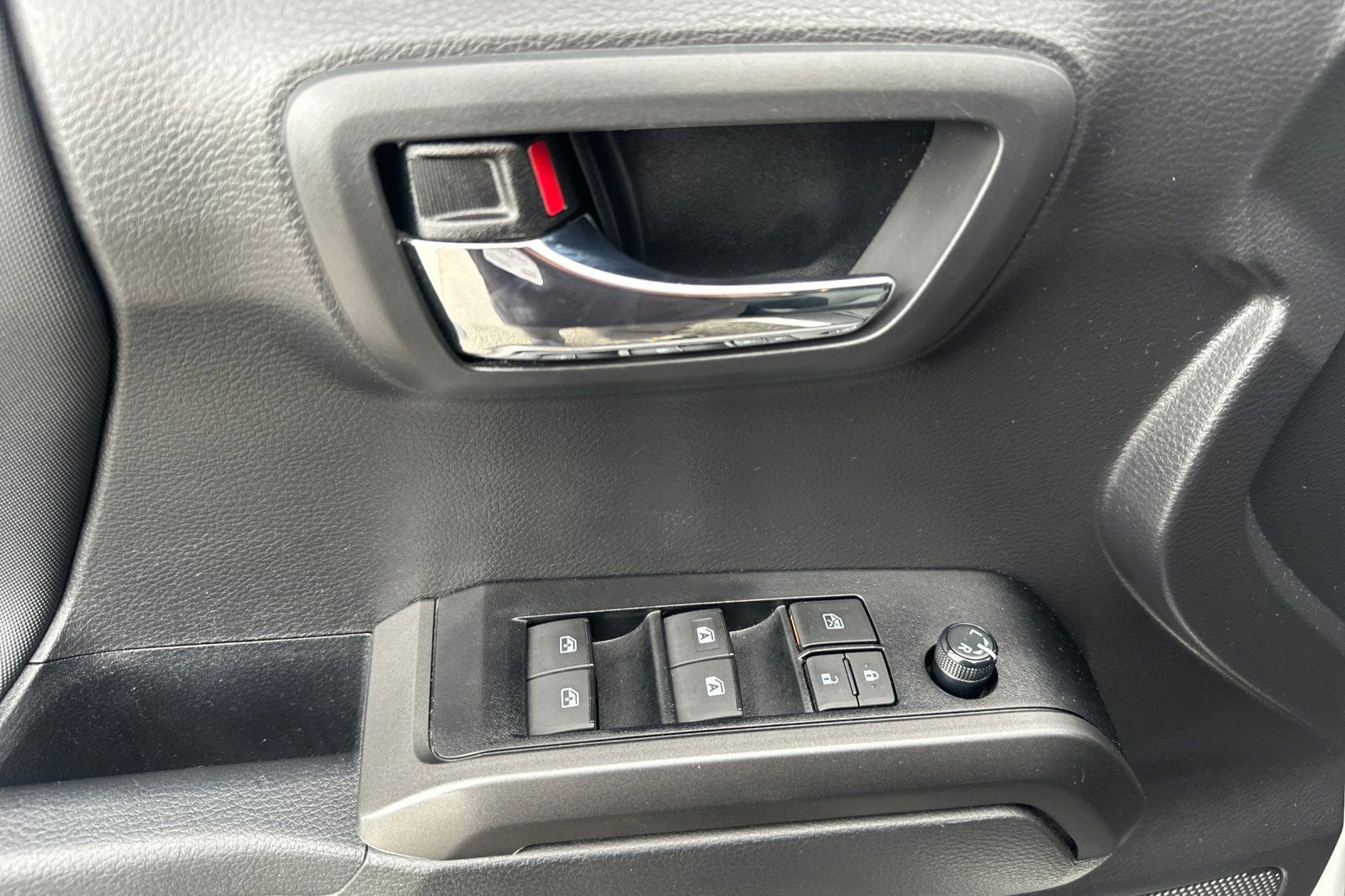 Used 2023 Toyota Tacoma TRD Off-Road image 11