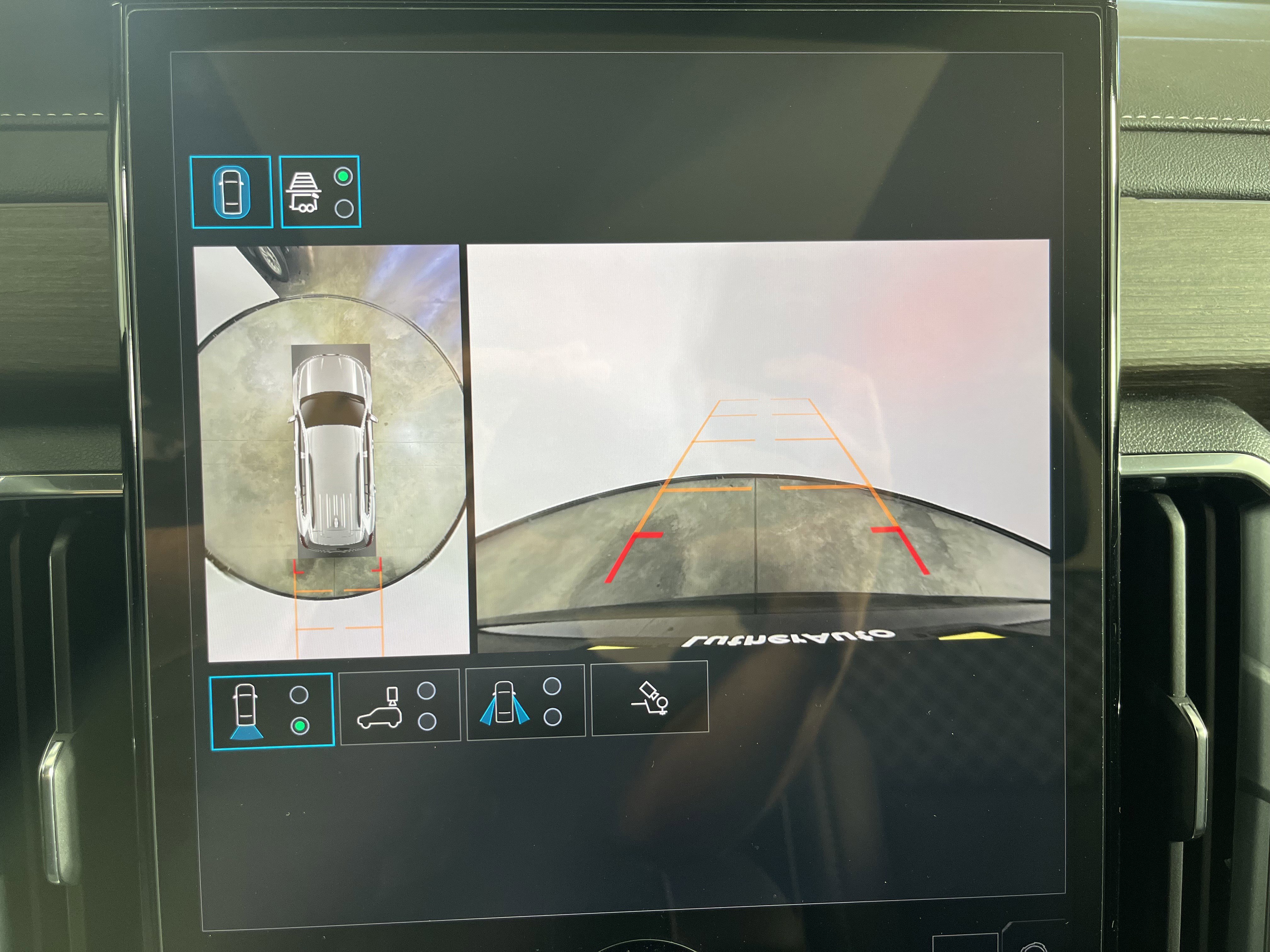 Used 2024 GMC Acadia Denali w/ Super Cruise Package image 30