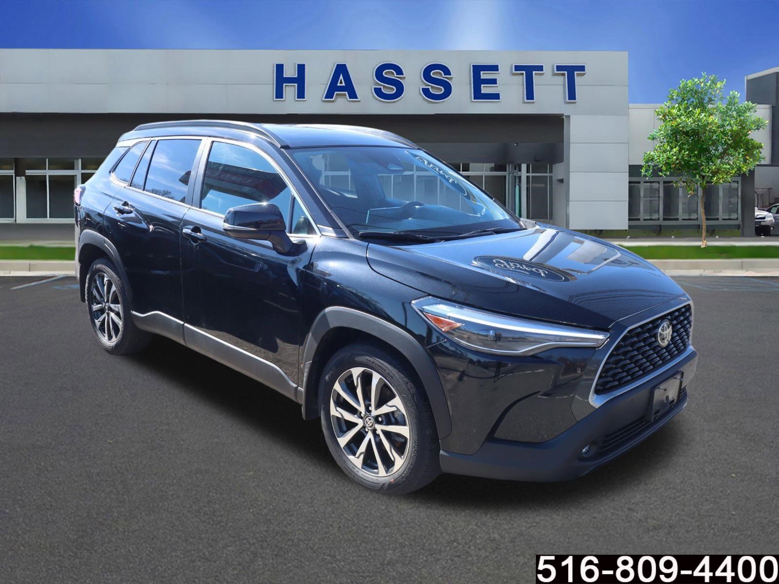 Used 2023 Toyota Corolla Cross XLE w/ Convenience Package image 1