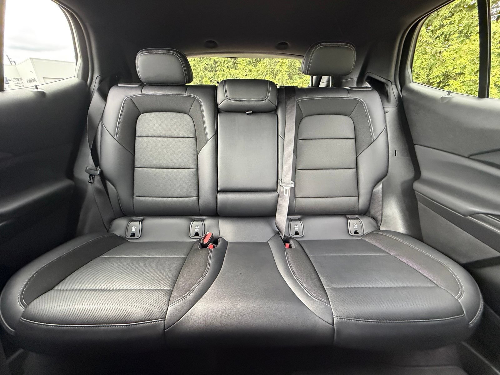 Used 2025 Chevrolet Equinox EV LT w/ Convenience Package FWD image 3